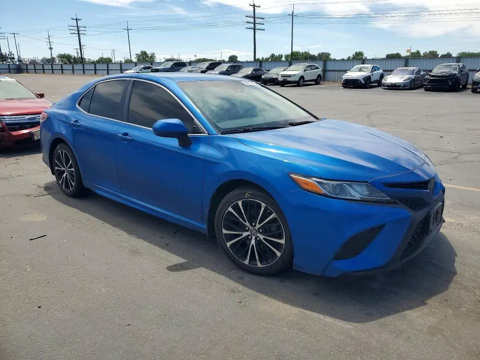 2018 TOYOTA CAMRY SE  