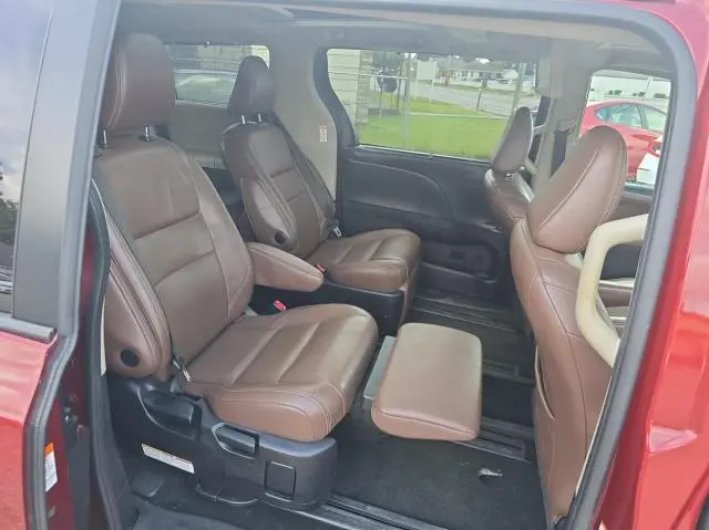 2015 TOYOTA SIENNA XLE  