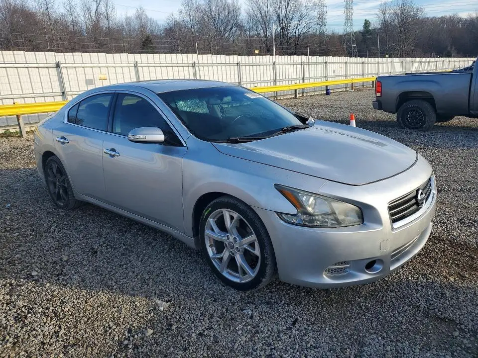 2014 NISSAN MAXIMA S  