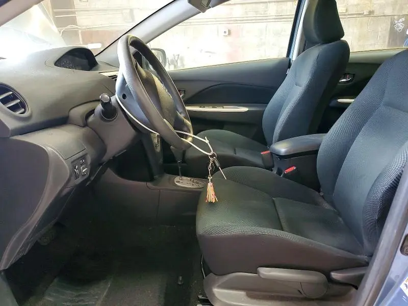 2010 TOYOTA YARIS BASE  