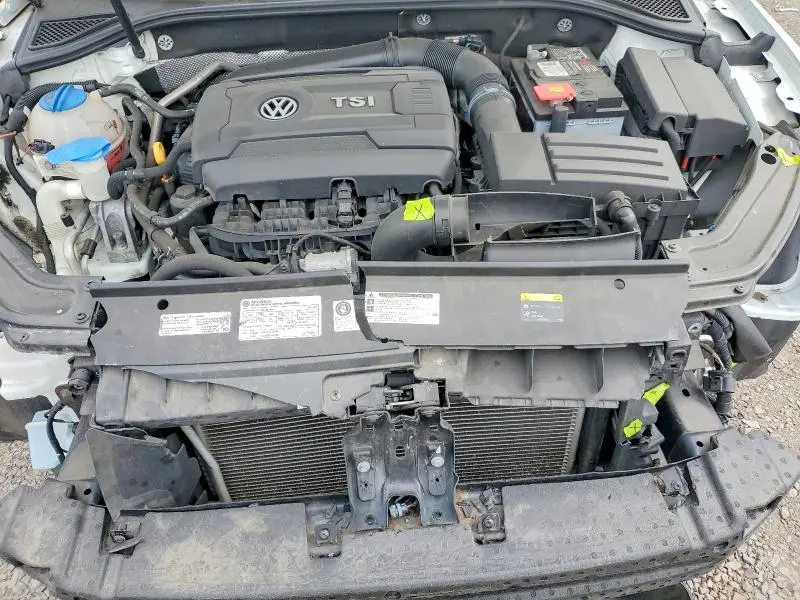 2016 VOLKSWAGEN PASSAT SE  