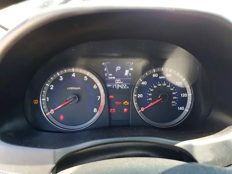 2013 HYUNDAI ACCENT GS  