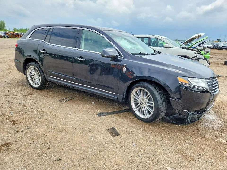 2019 LINCOLN MKT   