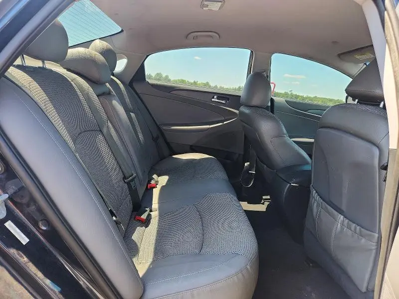 2011 HYUNDAI SONATA SE  