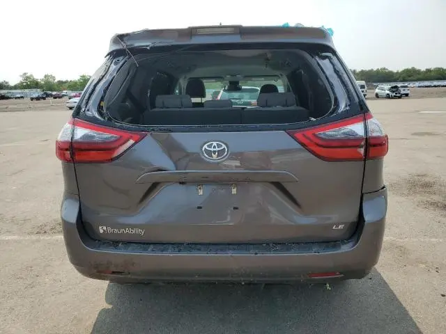 2020 TOYOTA SIENNA LE  