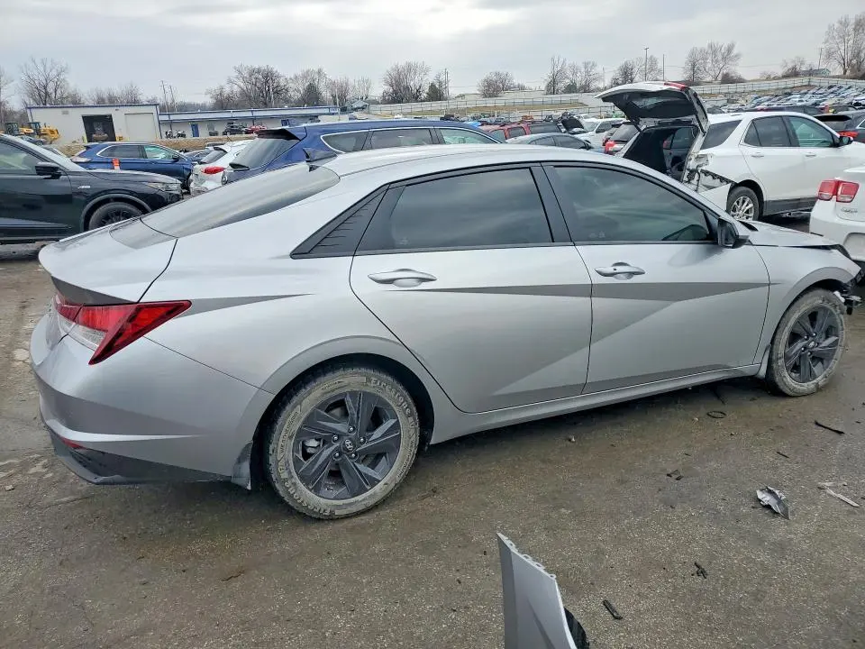 2023 HYUNDAI ELANTRA SEL  
