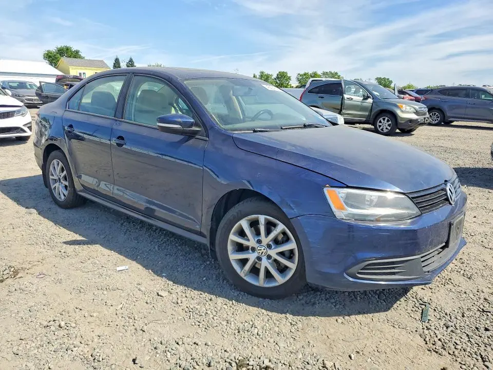 2012 VOLKSWAGEN JETTA SE  