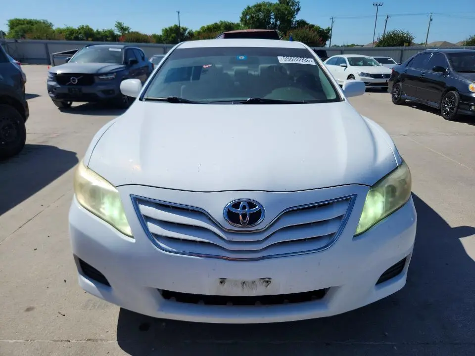 2011 TOYOTA CAMRY LE  