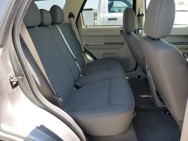 2010 FORD ESCAPE XLS  