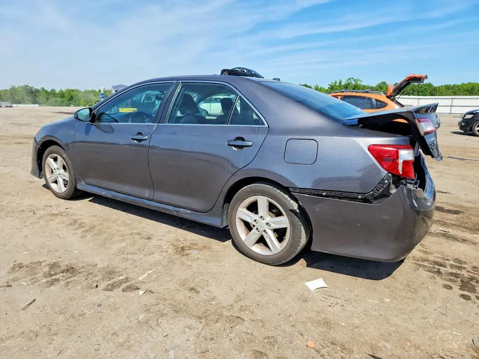 2013 TOYOTA CAMRY SE  