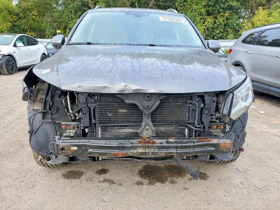 2013 VOLKSWAGEN TIGUAN S  