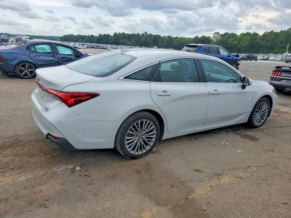 2022 TOYOTA AVALON LIMITED  