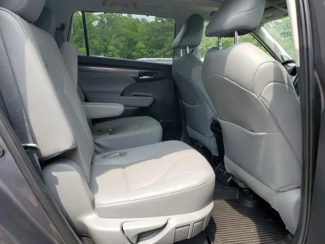 2021 TOYOTA HIGHLANDER PLATINUM  