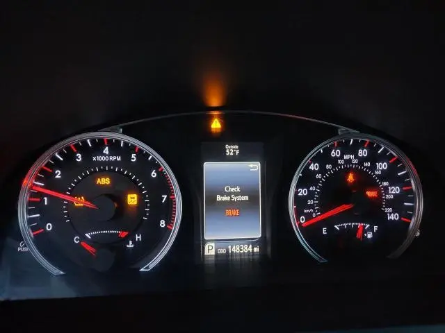 2016 TOYOTA CAMRY LE  