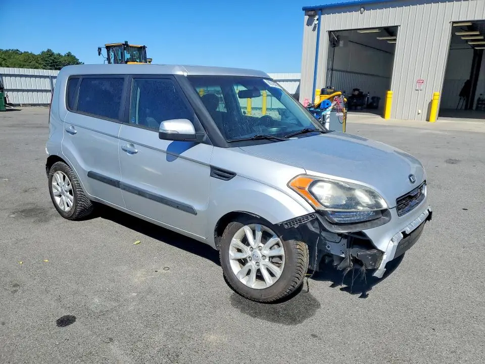 2013 KIA SOUL +  