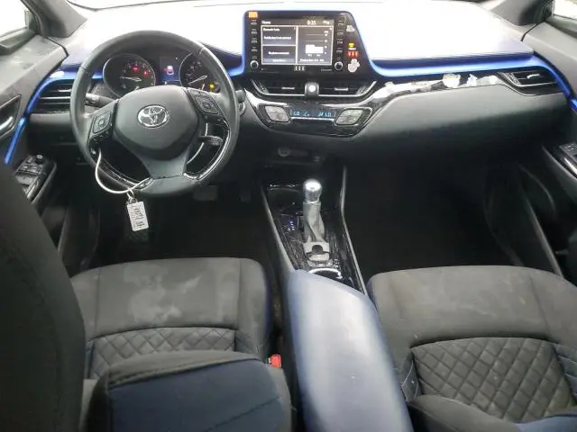 2020 TOYOTA C-HR XLE  