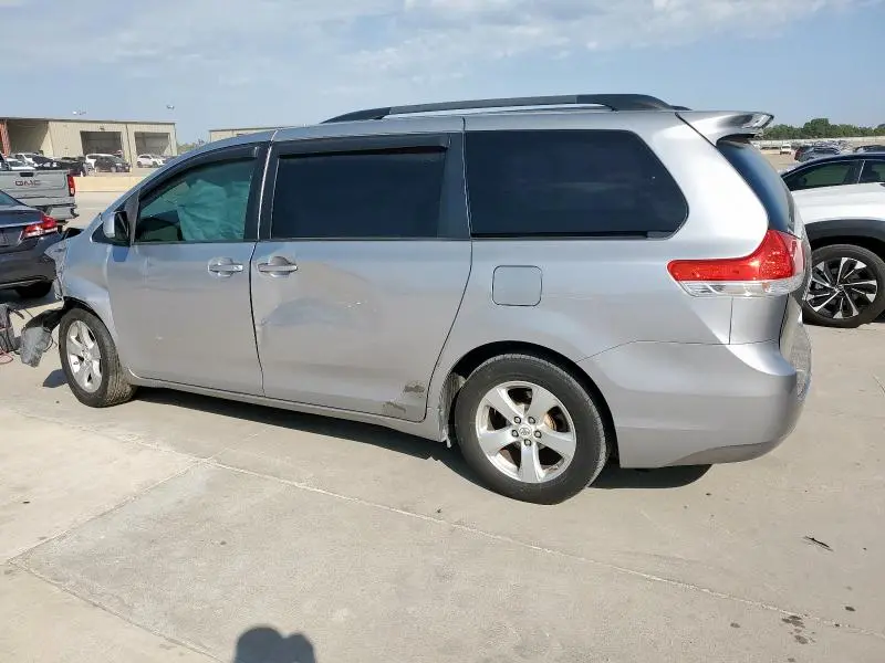 2011 TOYOTA SIENNA LE  