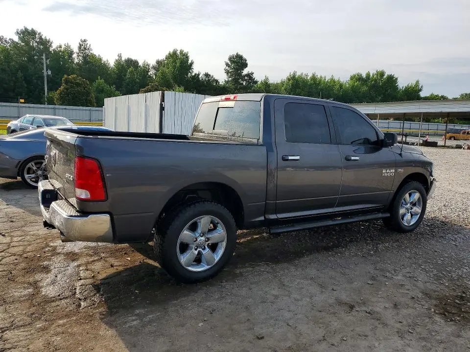 2017 RAM 1500 SLT  
