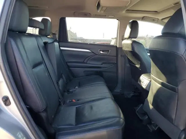 2016 TOYOTA HIGHLANDER XLE  