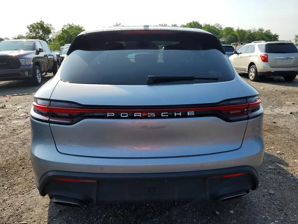 2023 PORSCHE MACAN BASE  