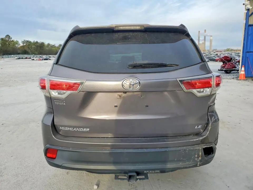 2015 TOYOTA HIGHLANDER LE  
