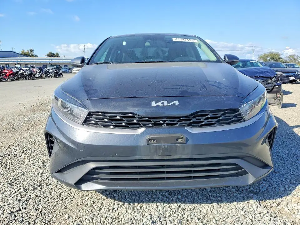 2023 KIA FORTE LXS  