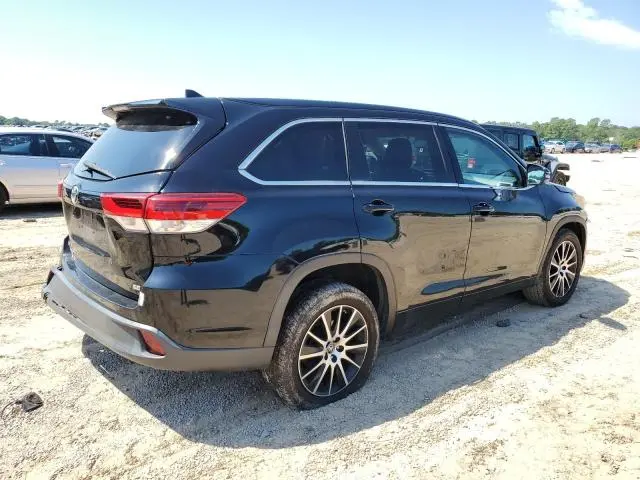 2018 TOYOTA HIGHLANDER SE  