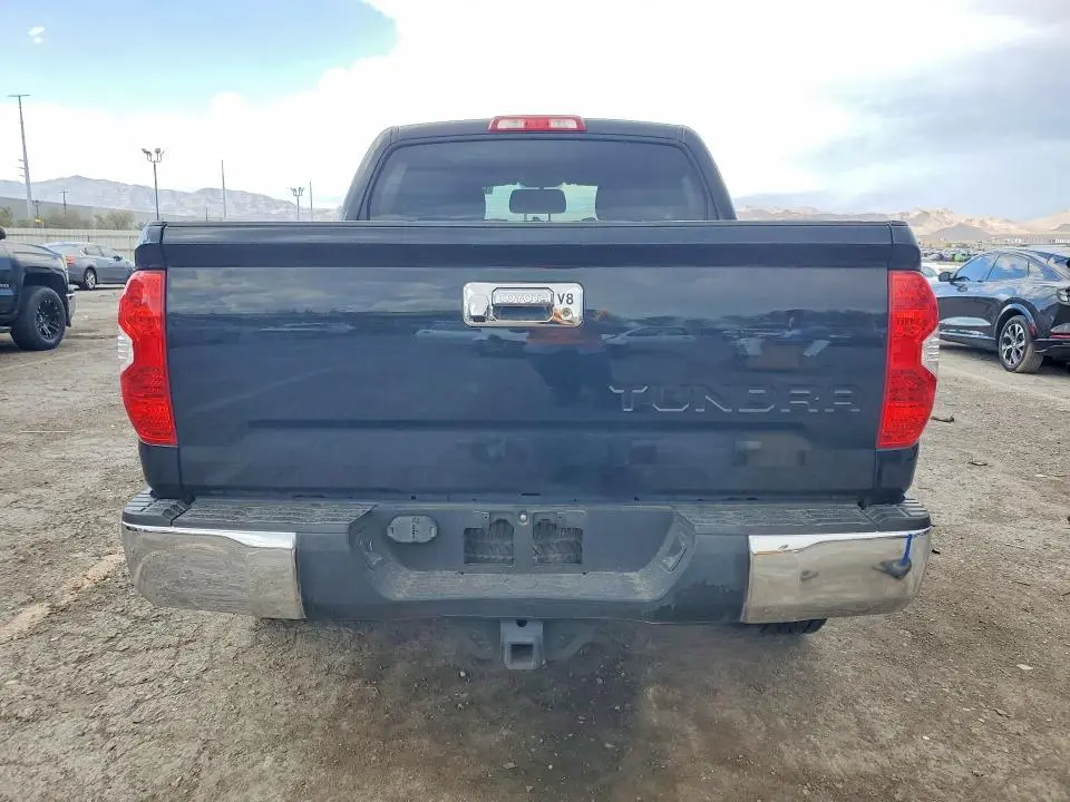 2016 TOYOTA TUNDRA CREWMAX SR5  