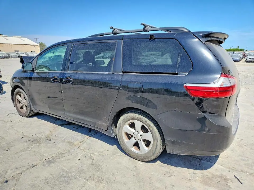 2015 TOYOTA SIENNA LE  