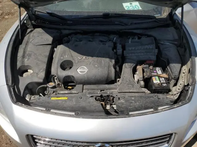 2010 NISSAN MAXIMA S  