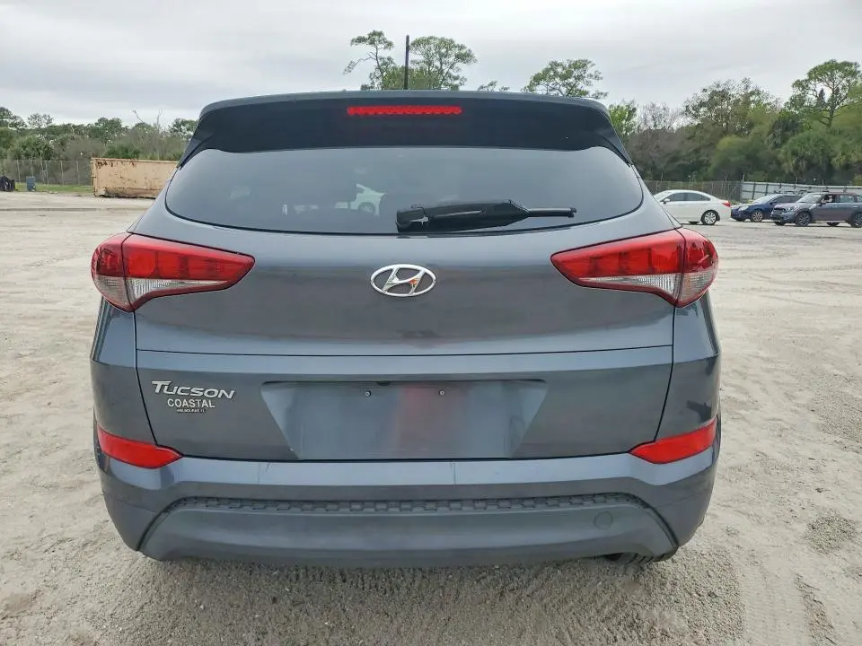 2018 HYUNDAI TUCSON SE  