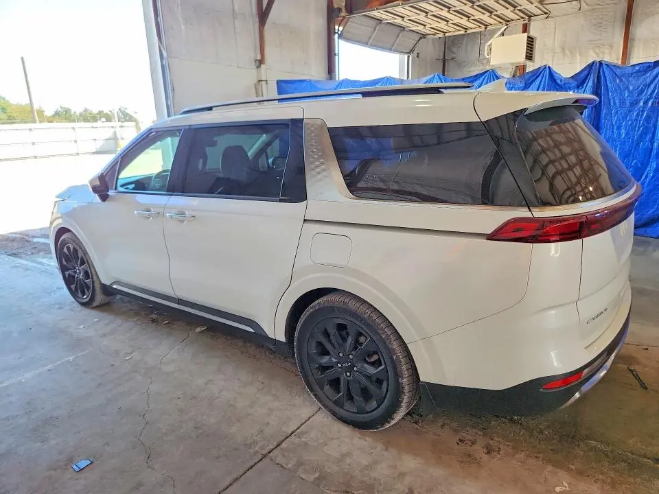 2023 KIA CARNIVAL SX  