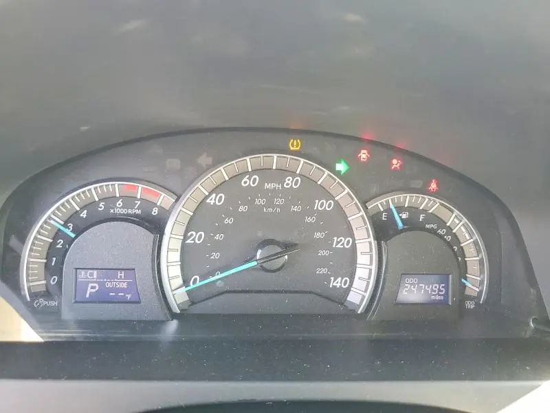 2012 TOYOTA CAMRY SE  