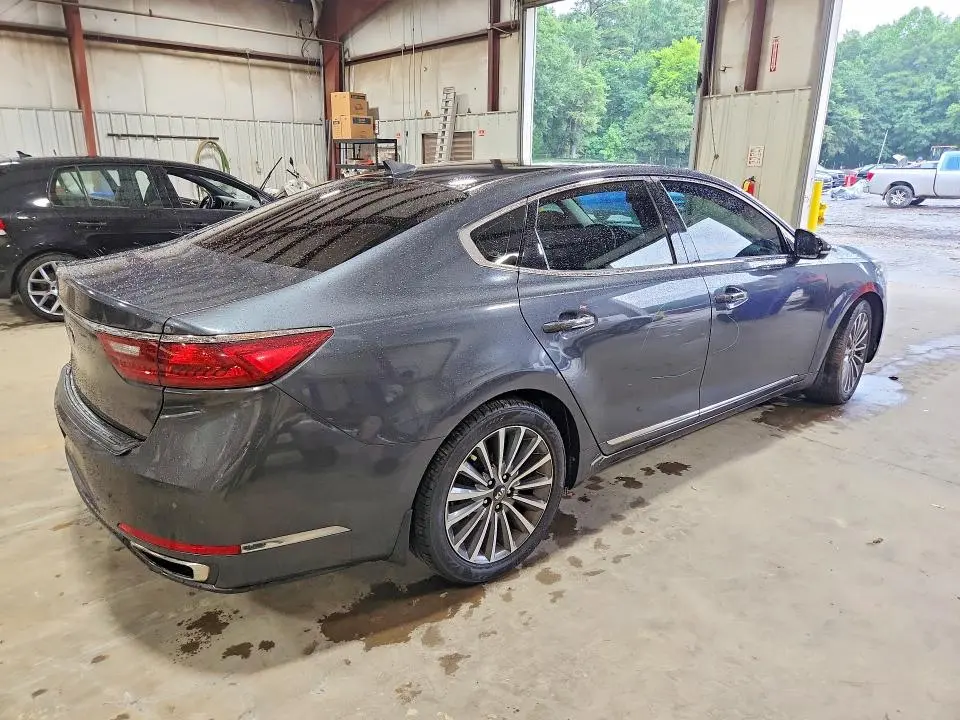 2017 KIA CADENZA PREMIUM  