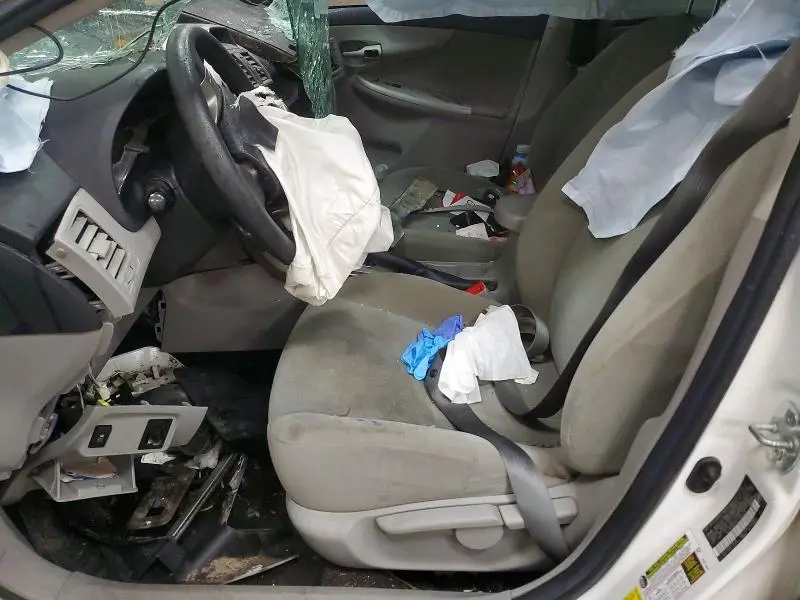 2012 TOYOTA COROLLA LE  