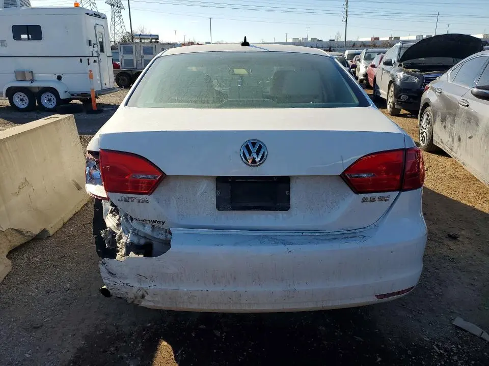 2013 VOLKSWAGEN JETTA SE  