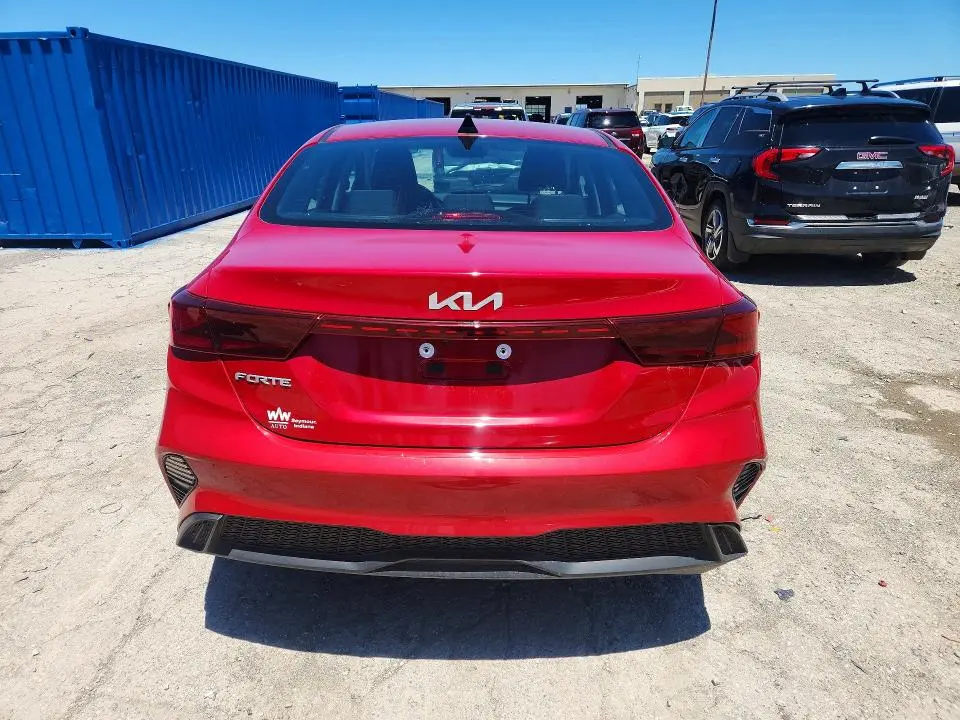 2024 KIA FORTE LXS  