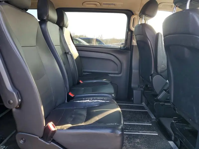 2017 MERCEDES-BENZ METRIS   