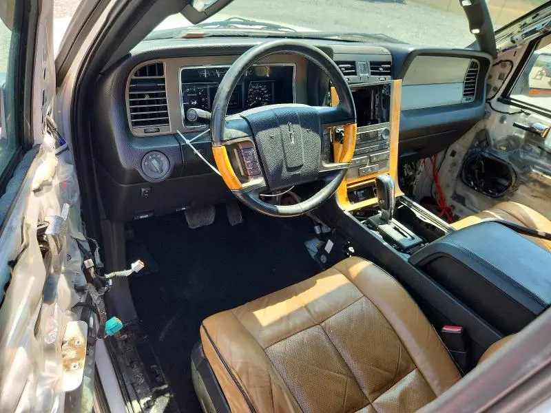 2011 LINCOLN NAVIGATOR L  