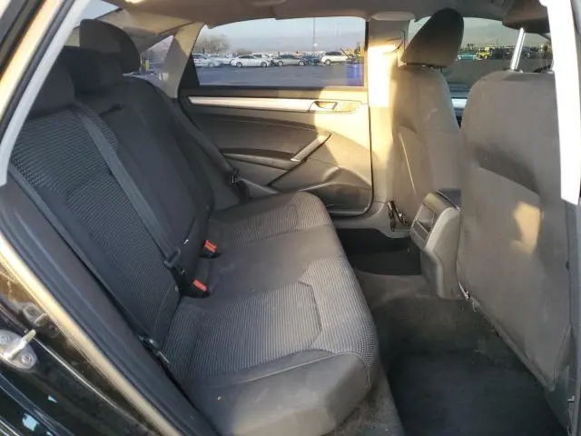2016 VOLKSWAGEN PASSAT S  