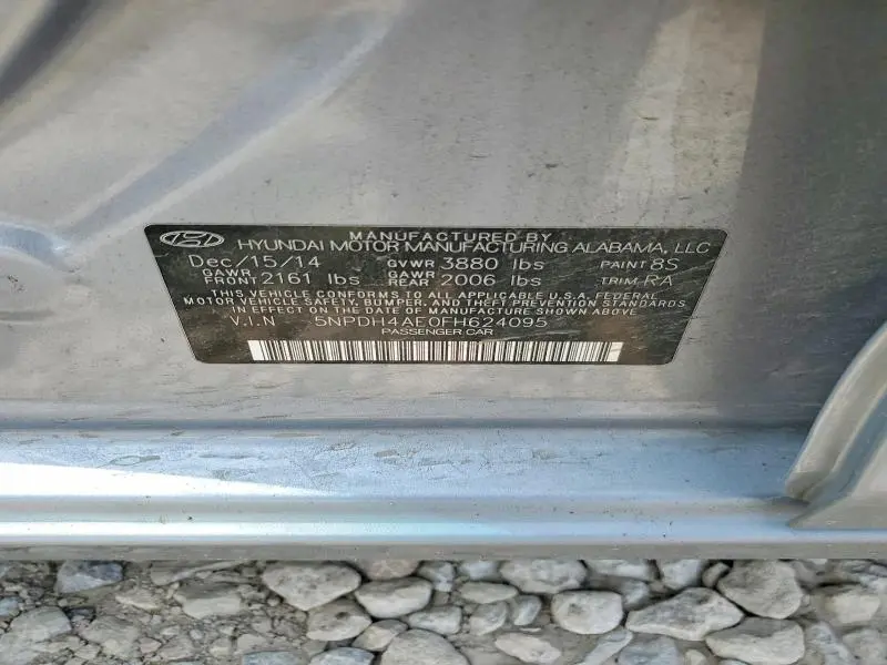 2015 HYUNDAI ELANTRA SE  