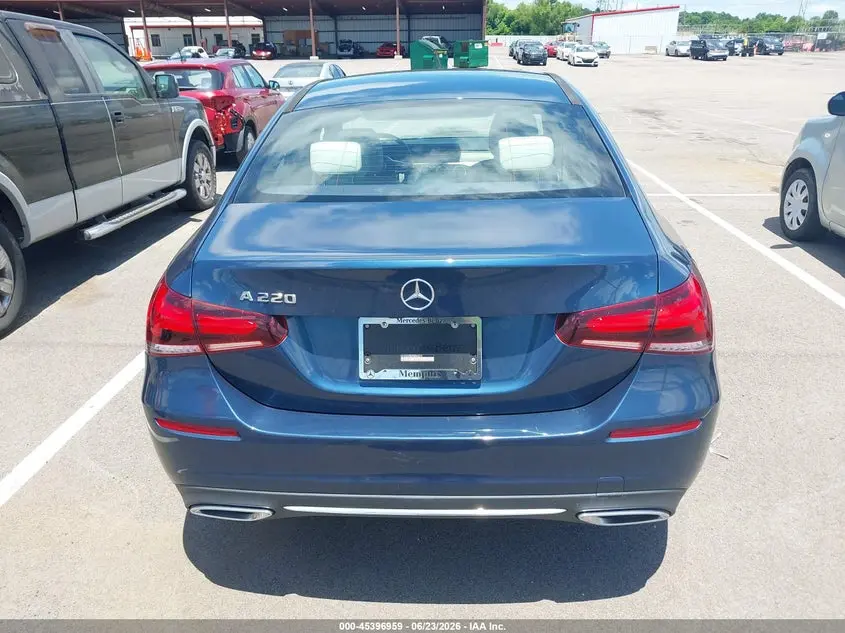 2022 MERCEDES-BENZ A 220  