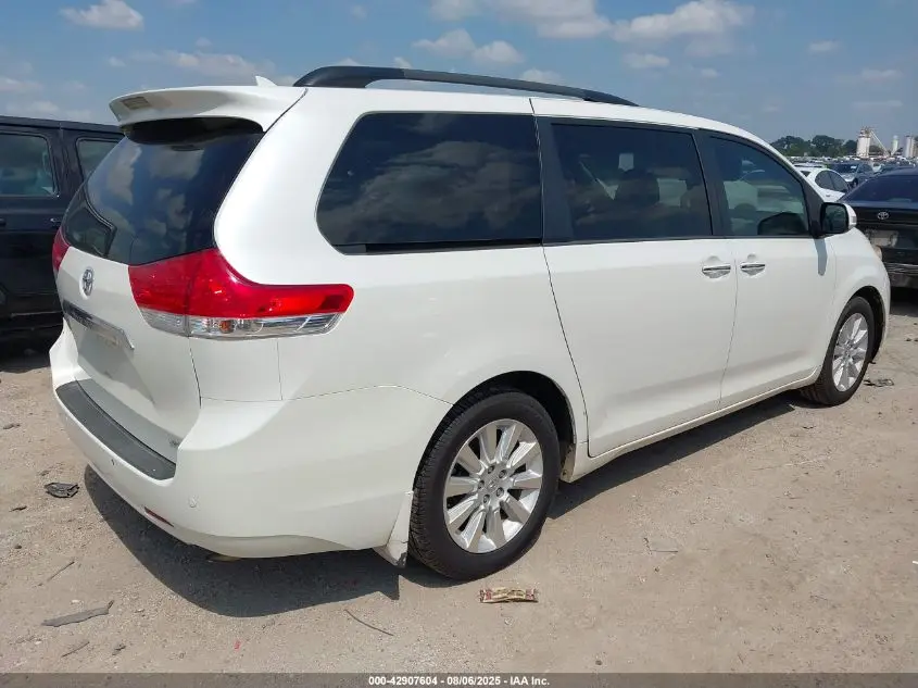 2013 TOYOTA SIENNA LIMITED V6 7 PASSENGER