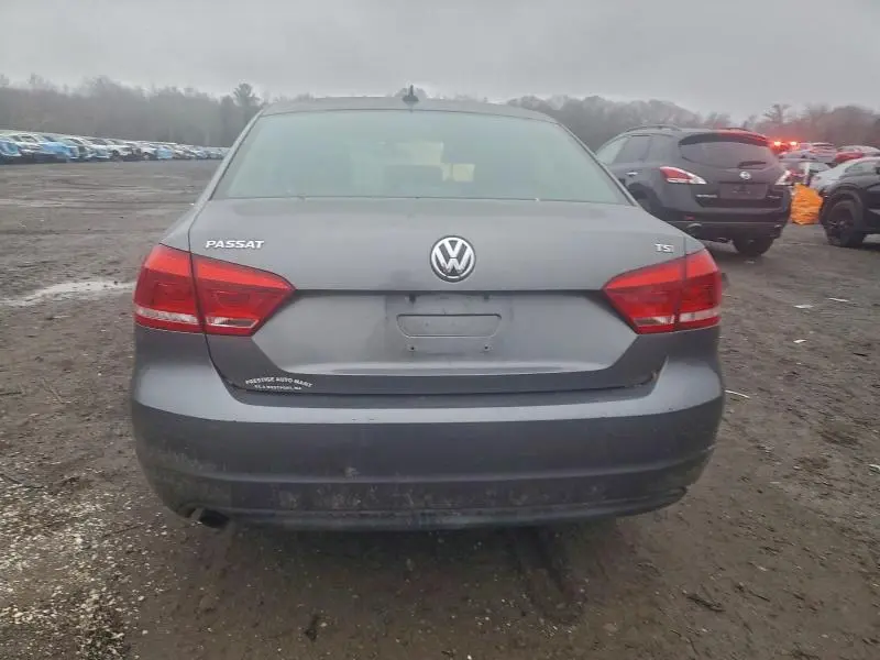 2015 VOLKSWAGEN PASSAT S  