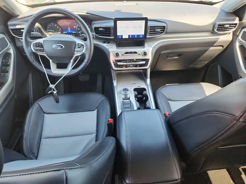 2022 FORD EXPLORER XLT  