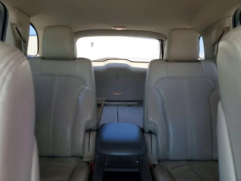2010 LINCOLN MKT   