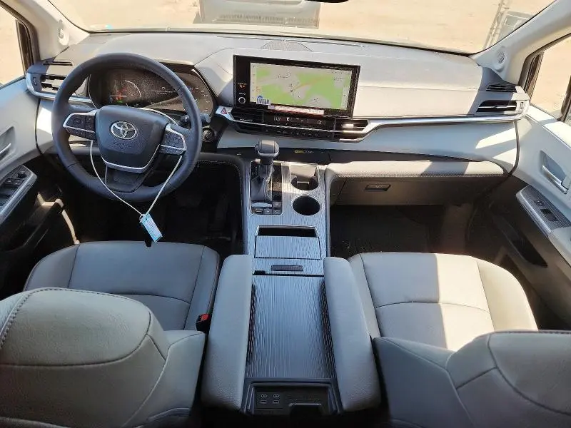 2025 TOYOTA SIENNA XLE 7-PASSENGER  