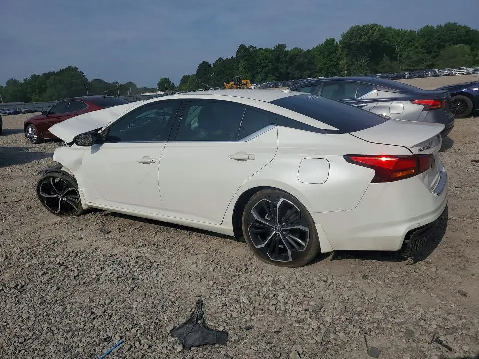 2023 NISSAN ALTIMA SR  