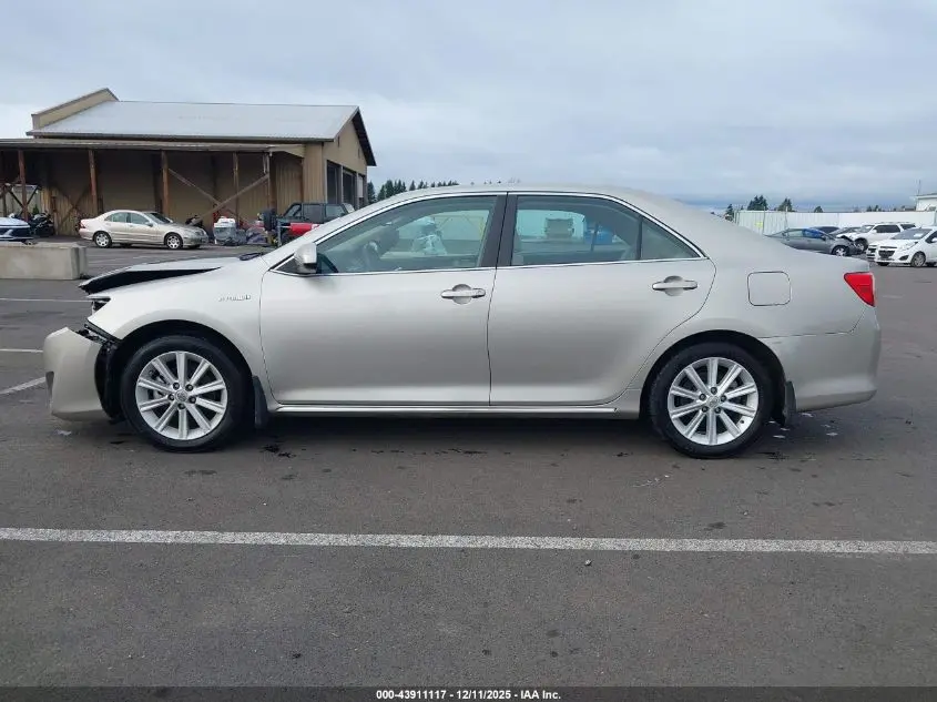 2014 TOYOTA CAMRY HYBRID XLE