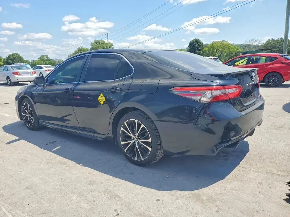 2018 TOYOTA CAMRY SE  